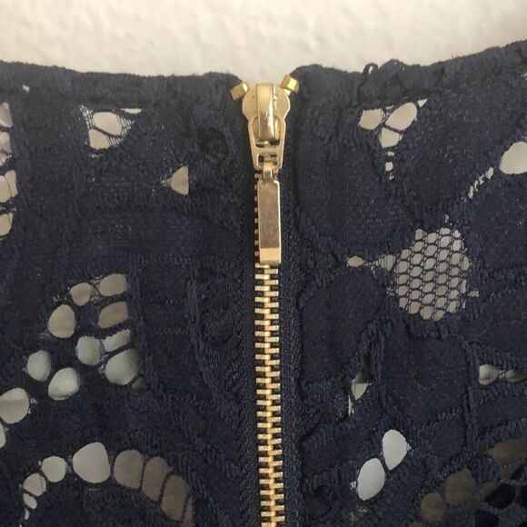 NWT Nanette Lepore Lace V-Neck Scalloped Top - S - Picture 6 of 10